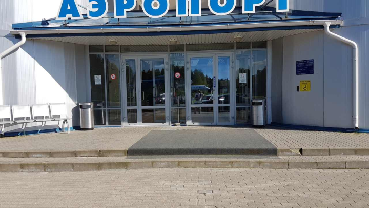 Вход и тротуар